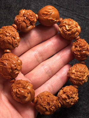 《一惠核雕》邀您了解橄欖核戴著很拉風嗎?