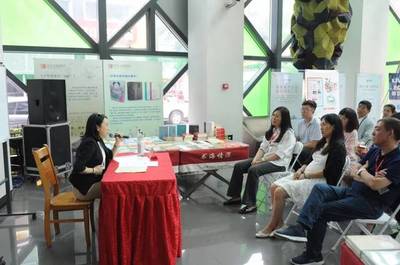 城陽區(qū)市民節(jié)文化大集啟幕：探索核雕藝術(shù)之美