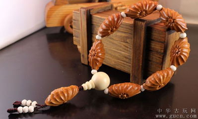 精品橄欖核雕刻荷葉觀音手串 核雕藝術(shù)的匠心傳承