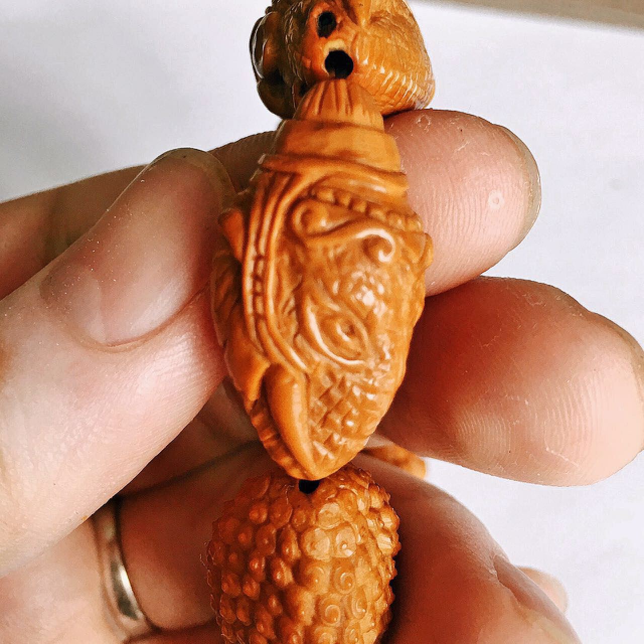 核雕記 方寸之間的藝術(shù)傳奇